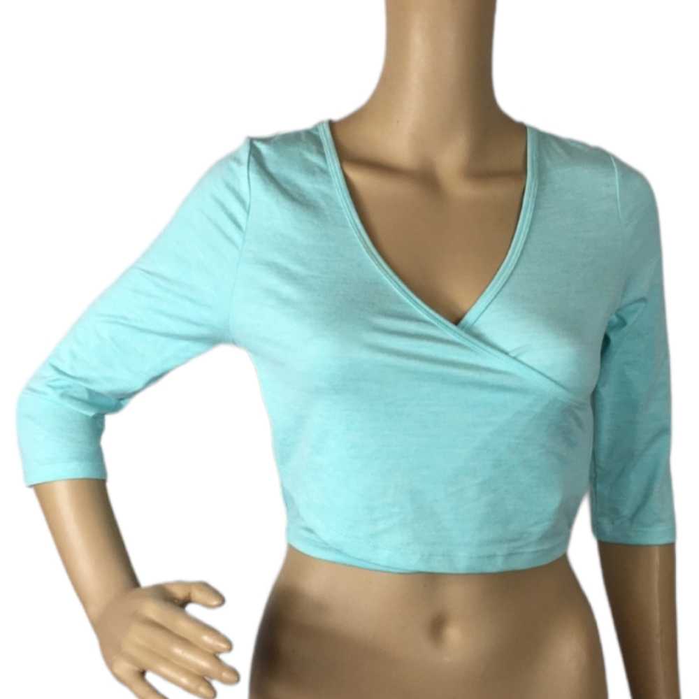 Gymshark green v-neck 3/4 sleeves cropped t-shirt